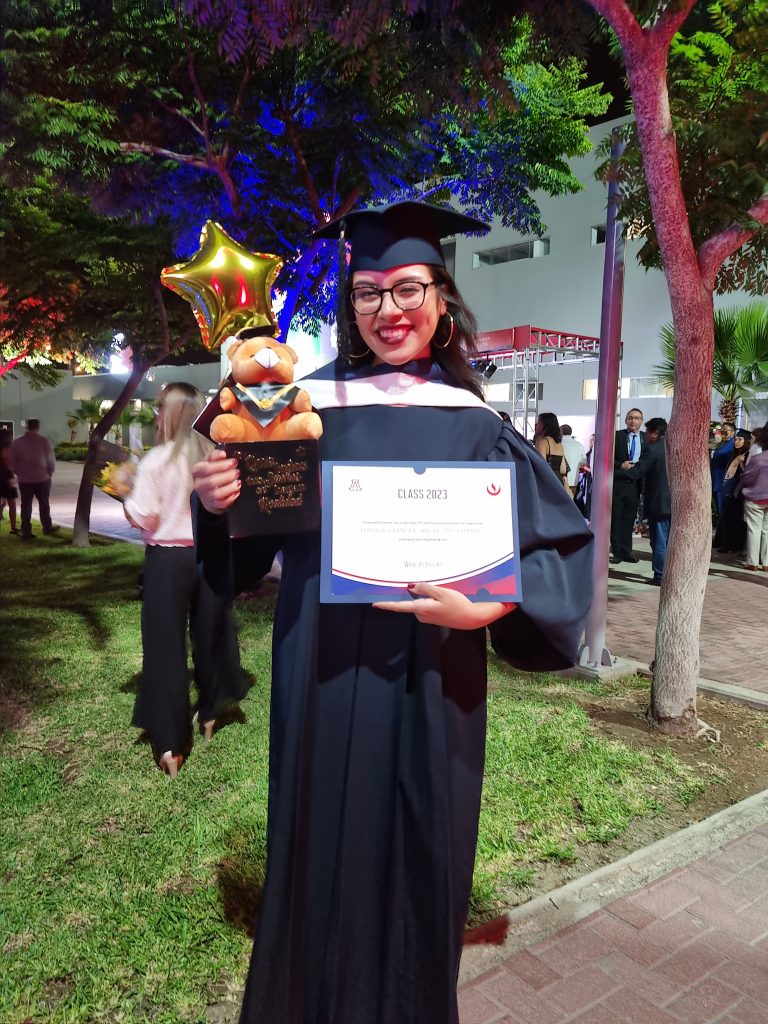 Diana Sánchez Bustamante completó su maestría en Global Media en el programa de la Universidad de Arizona.
