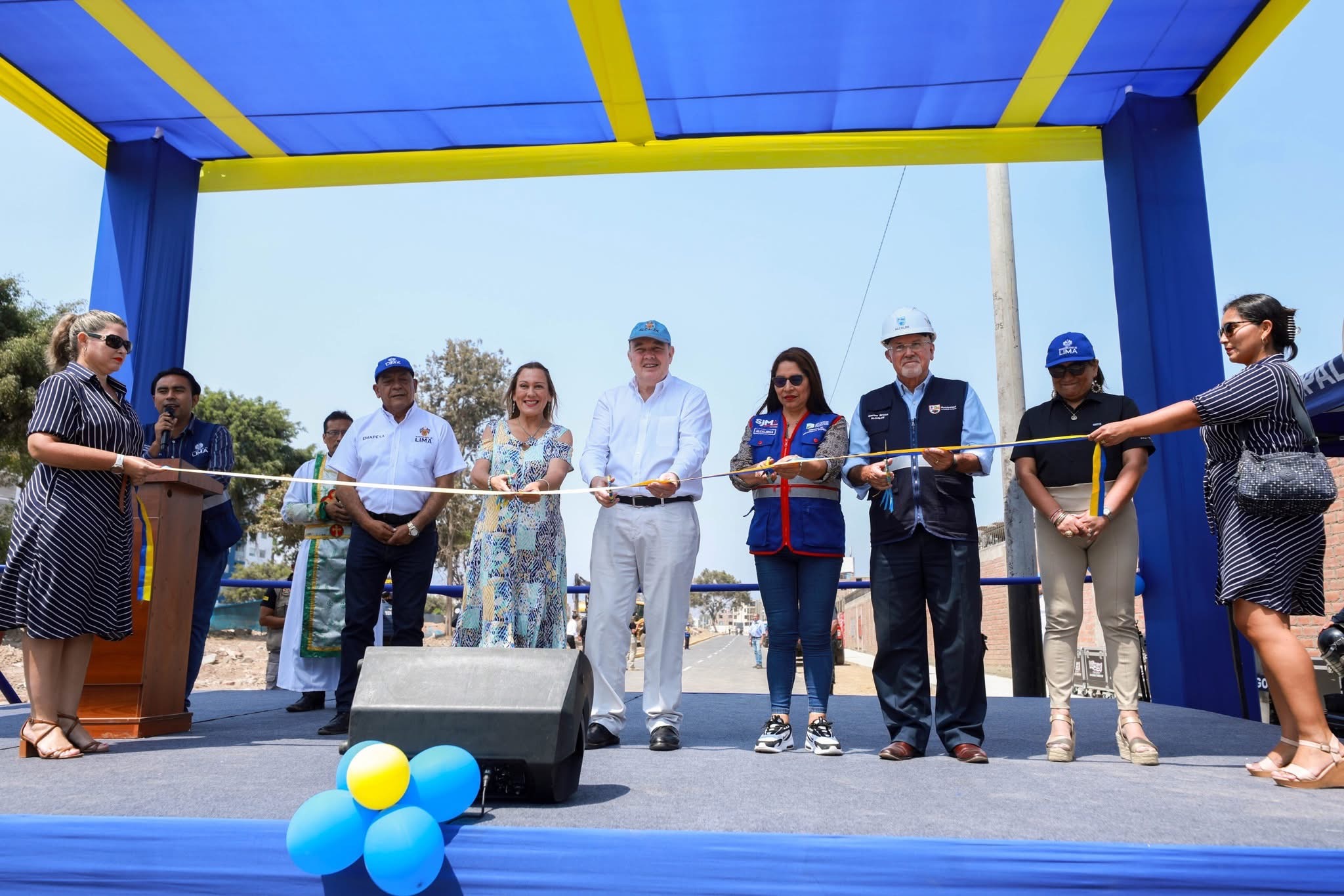 autoridades inauguran vias auxiliares de la via expresa sur Lima